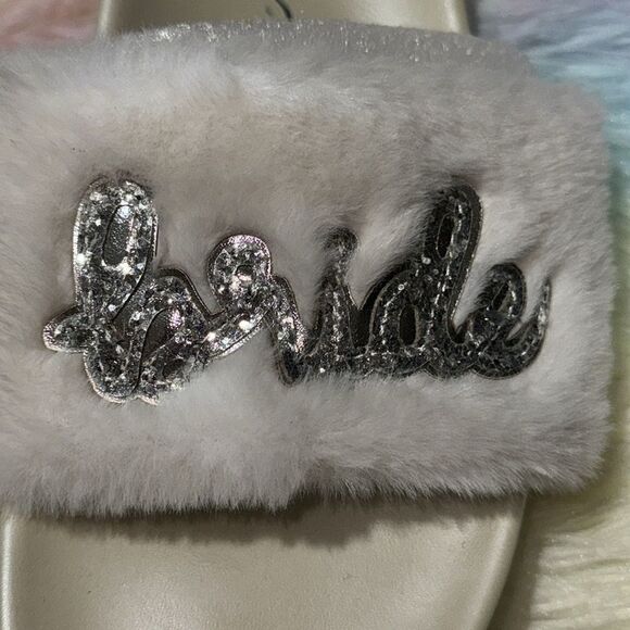 Betsey Johnson BRIDE pool slides - Picture 4 of 9